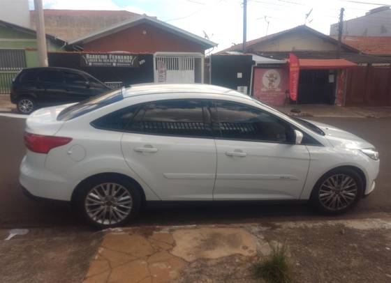 FORD FOCUS 1.6 SE 16V FLEX 4P POWERSHIFT